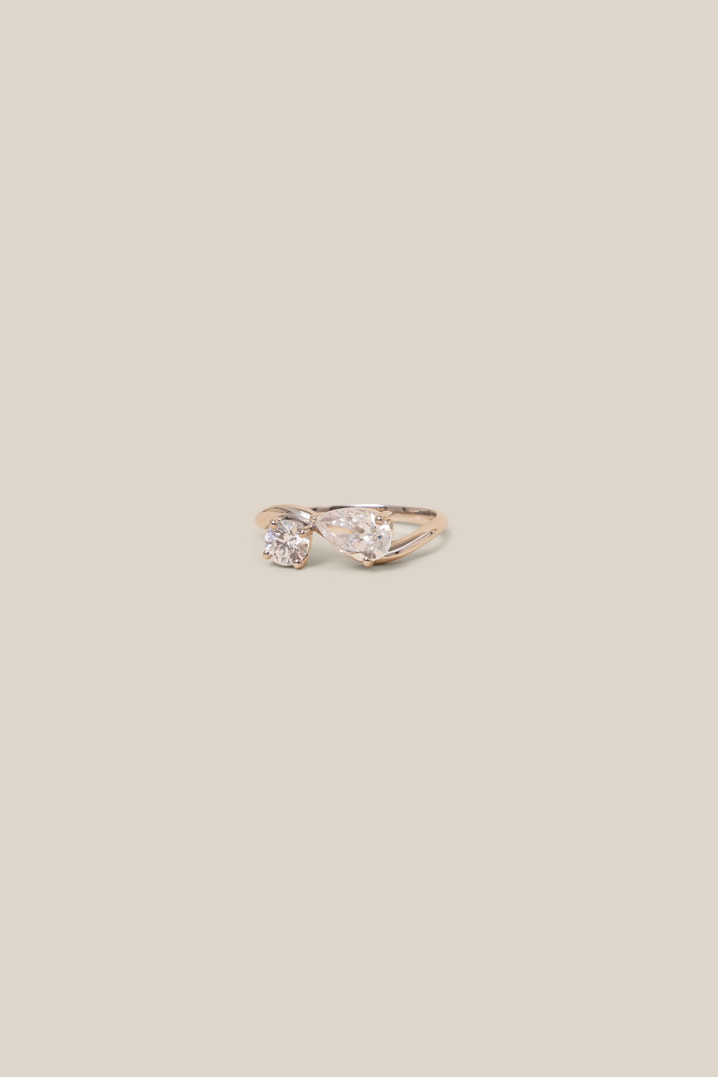 Two Zircon Ring - White Gold